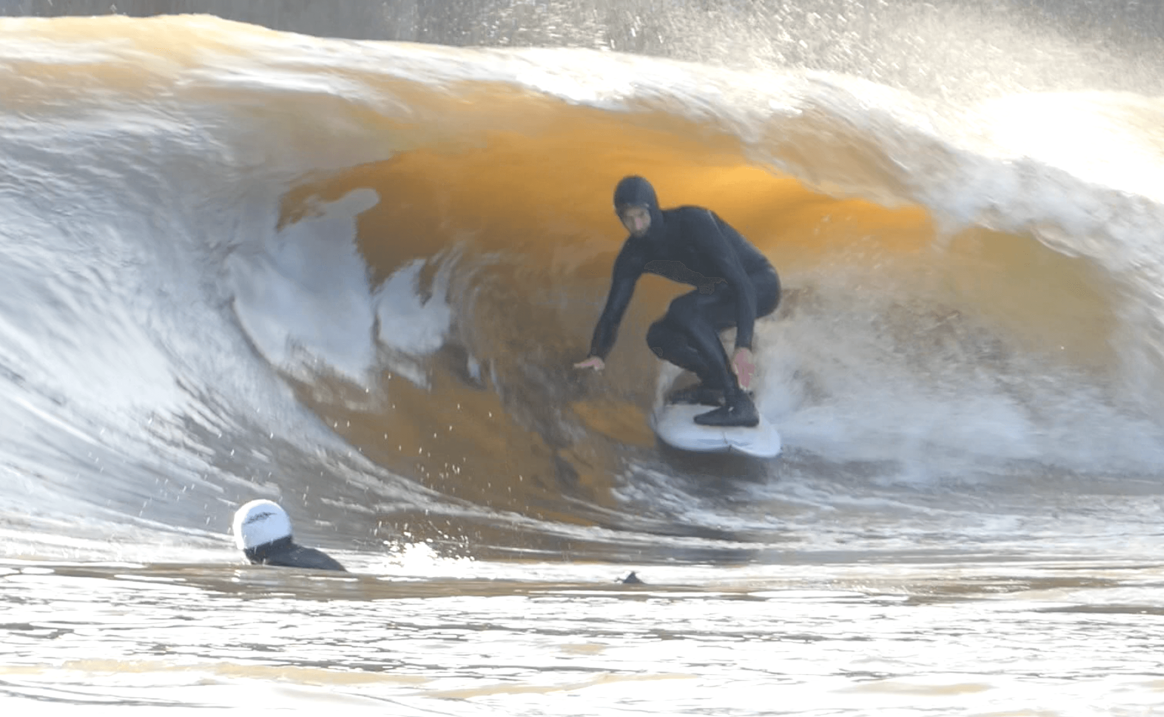 wave pool vs ocean surfing beginners